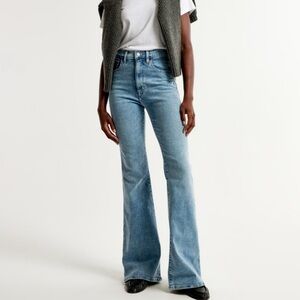 Abercrombie & Fitch Light Blue Flare Jeans 29 PETTE (Size 8 SHORT)